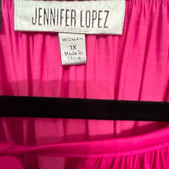 Jennifer Lopez Hot Pink Pleated Blouse, Front Tie, Oval Cut-Out, Size 1X - Picture 2 of 3